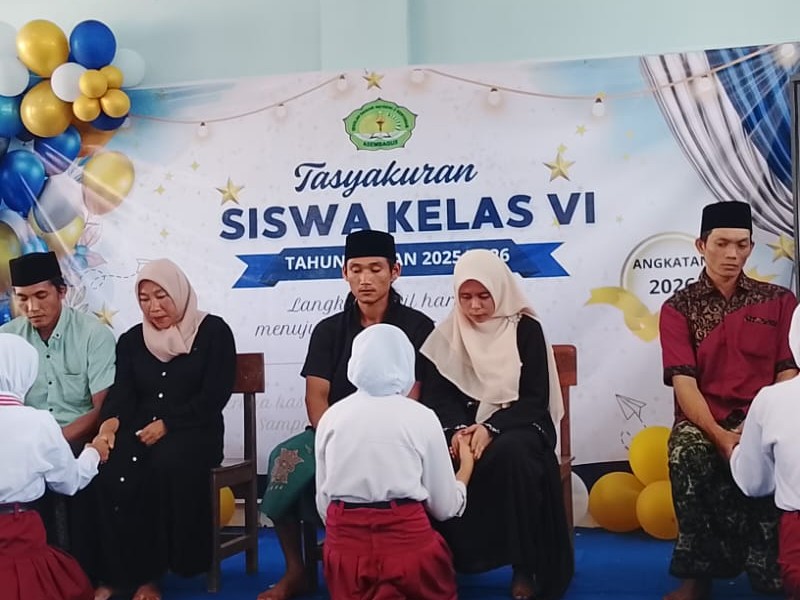 PELEPASAN SISWA-SISWI KELAS{ VI } SDN 2 KERTOSARI